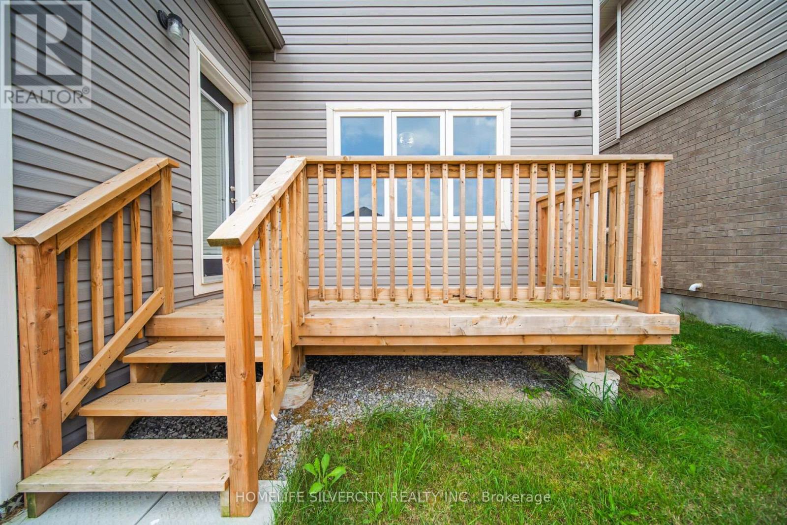 Photo 45 of 44 Cottonwood Crescent, Welland ON