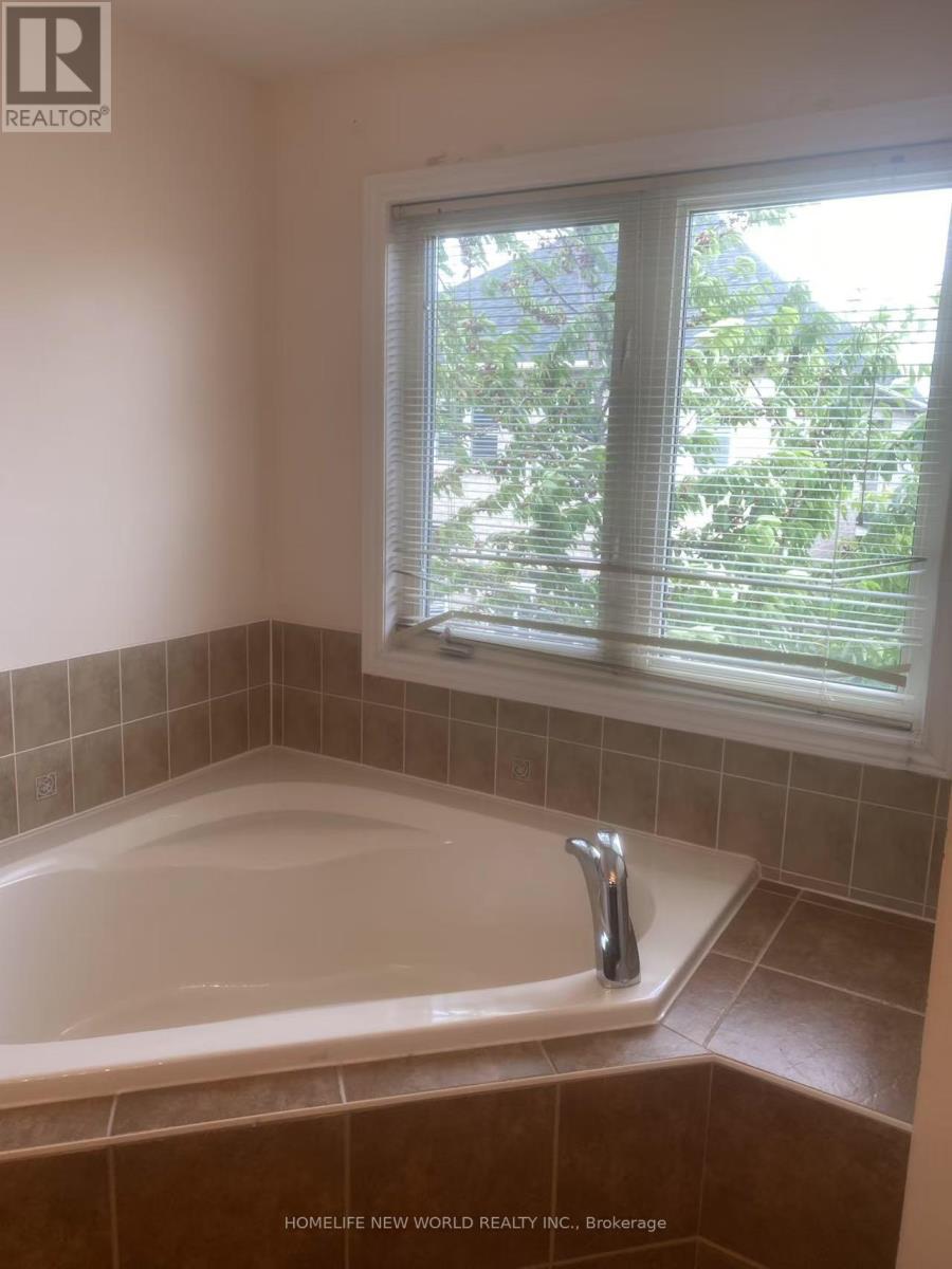 Photo 19 of Upper Unit 5 Rivington Avenue, Vaughan ON