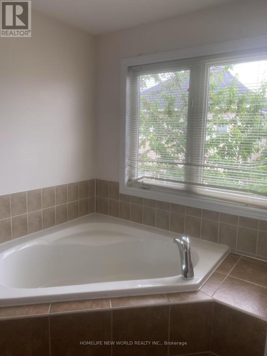 Photo 17 of Upper Unit 5 Rivington Avenue, Vaughan ON