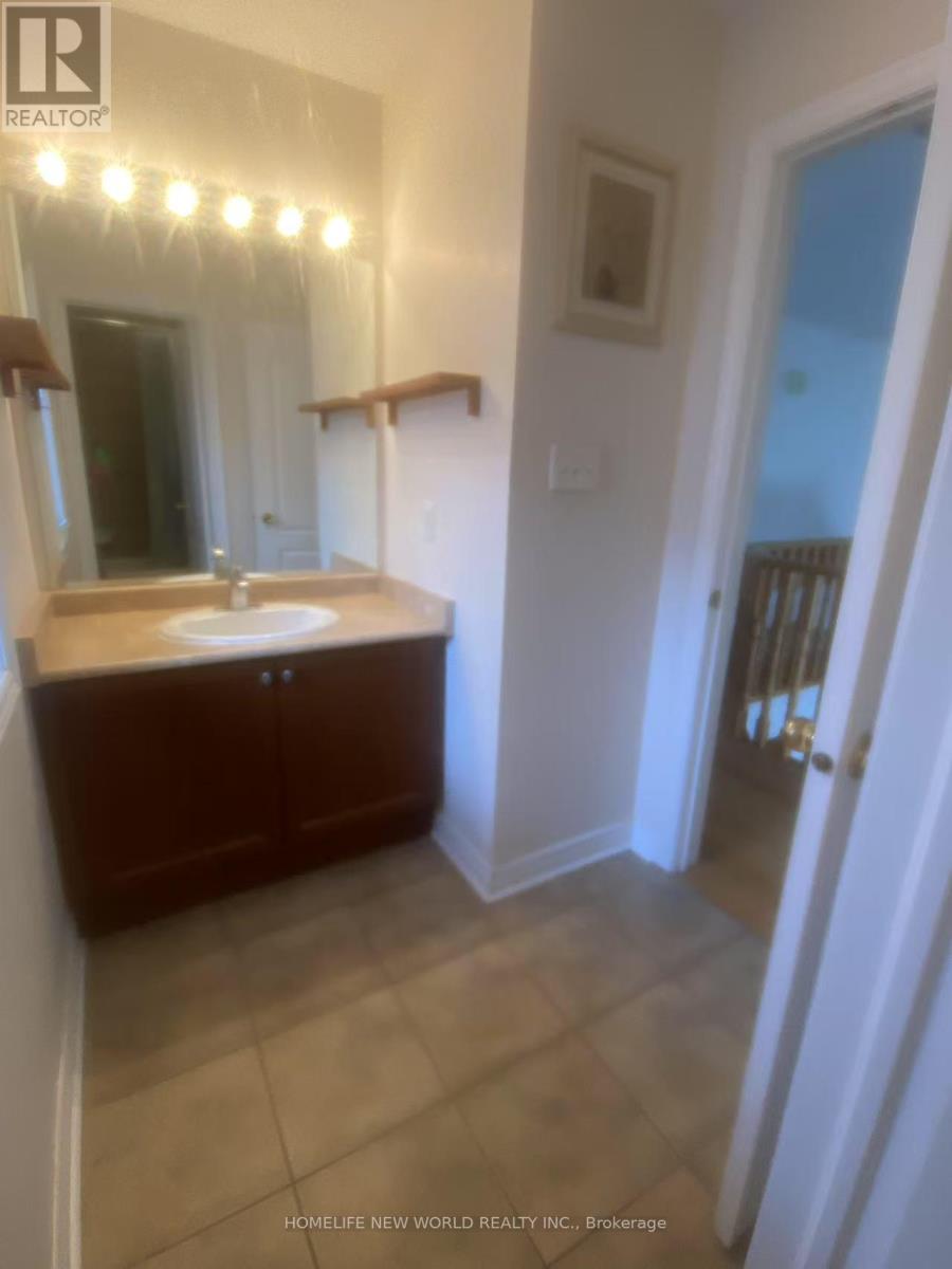 Photo 9 of Upper Unit 5 Rivington Avenue, Vaughan ON