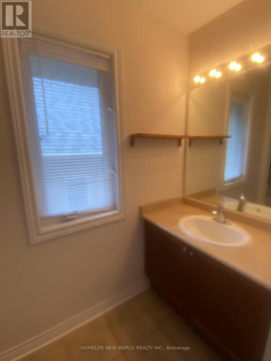 Photo 8 of Upper Unit 5 Rivington Avenue, Vaughan ON