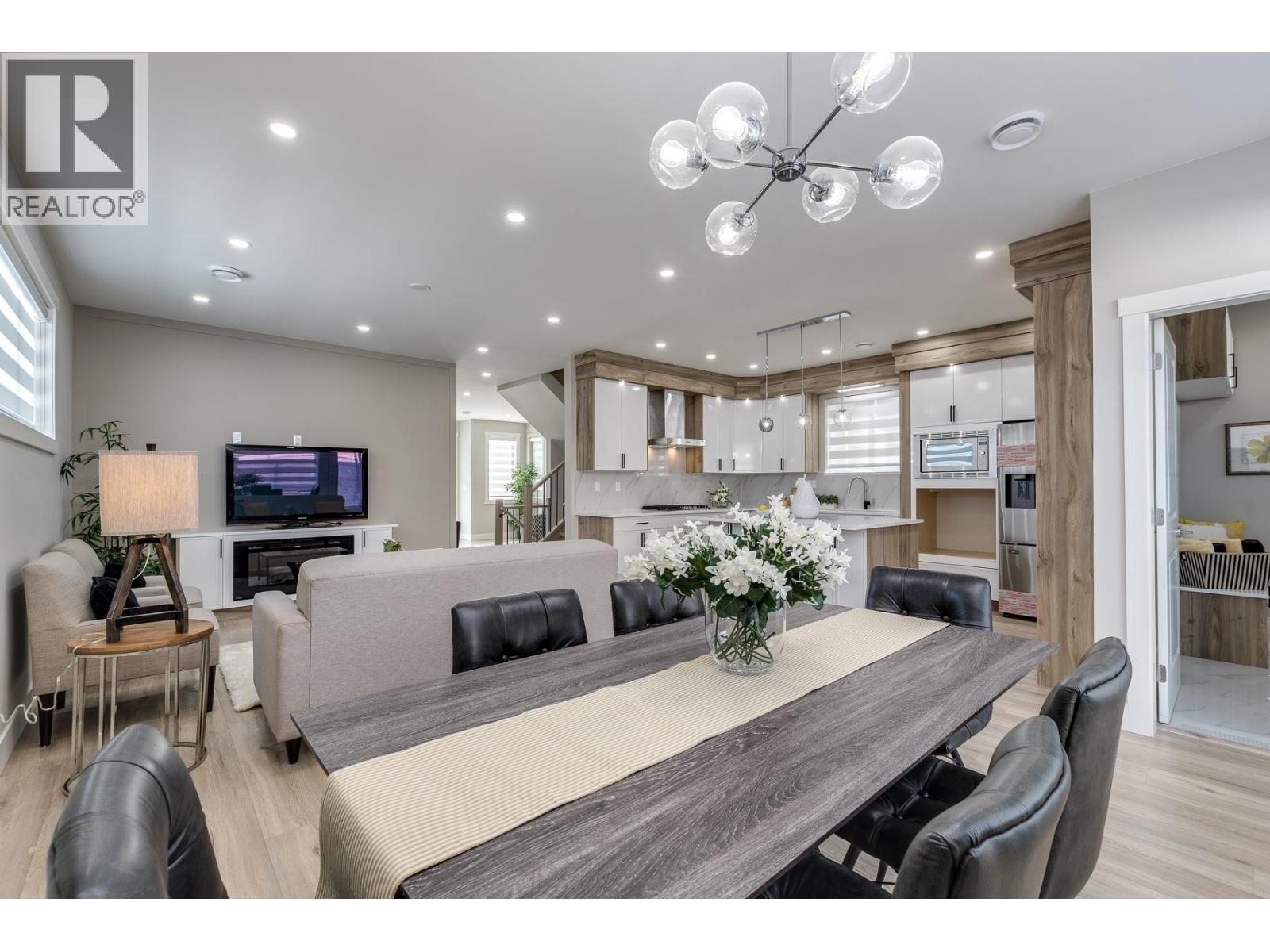 Photo 10 of 3427 Victoria Drive, Coquitlam BC