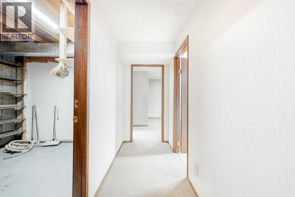 Photo 16 of 620 Oakwood Place Sw, Calgary AB
