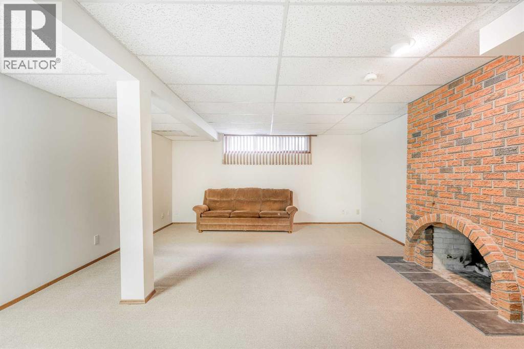 Photo 21 of 620 Oakwood Place Sw, Calgary AB