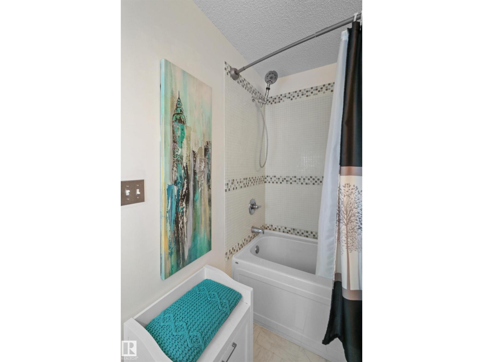 Photo 15 of 6426 1 A Av Sw, Edmonton AB