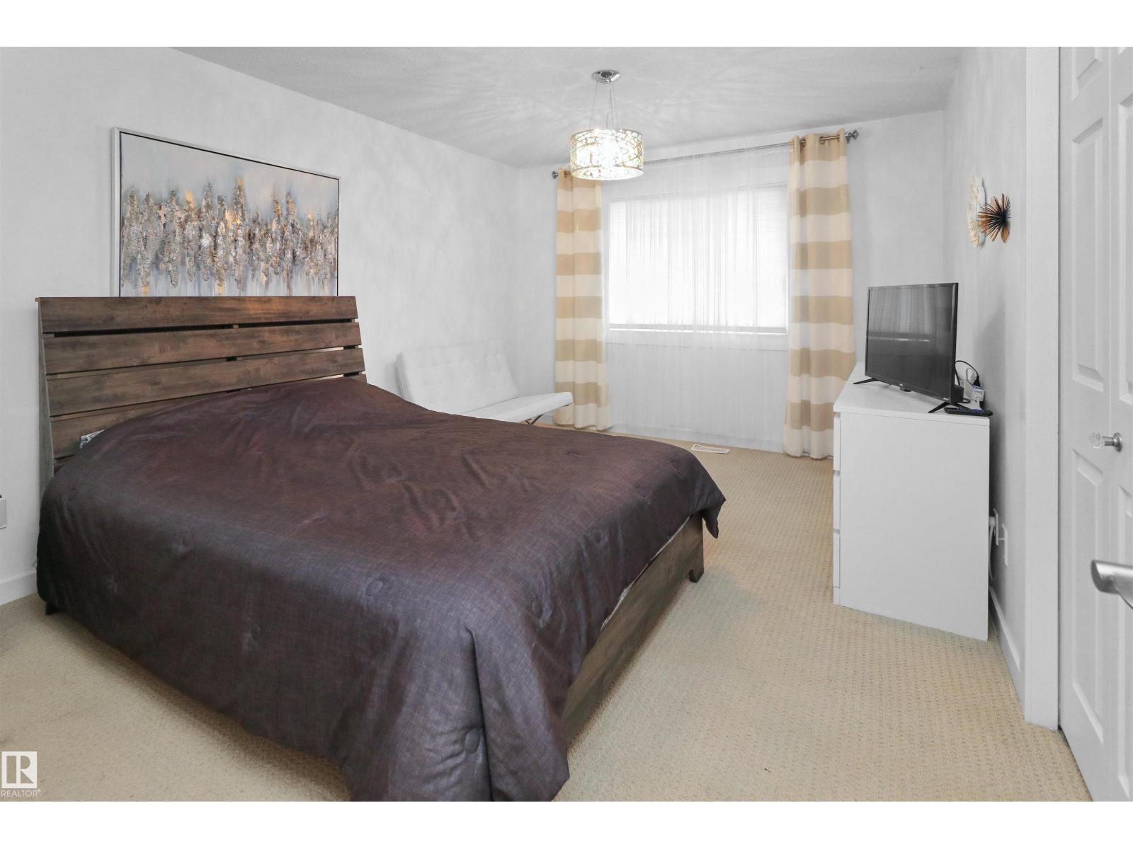 Photo 8 of 6426 1 A Av Sw, Edmonton AB