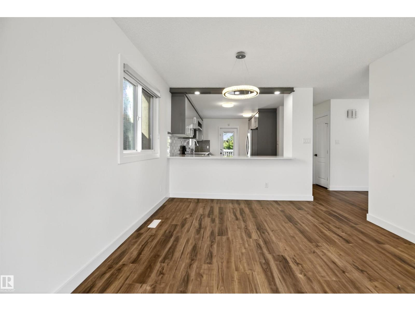 Photo 12 of 4516 27 Av Nw, Edmonton AB