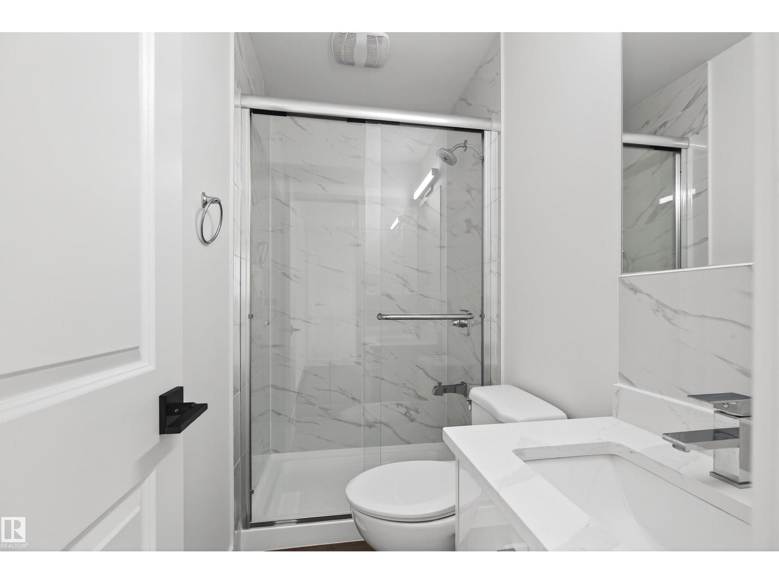 Photo 17 of 4516 27 Av Nw, Edmonton AB