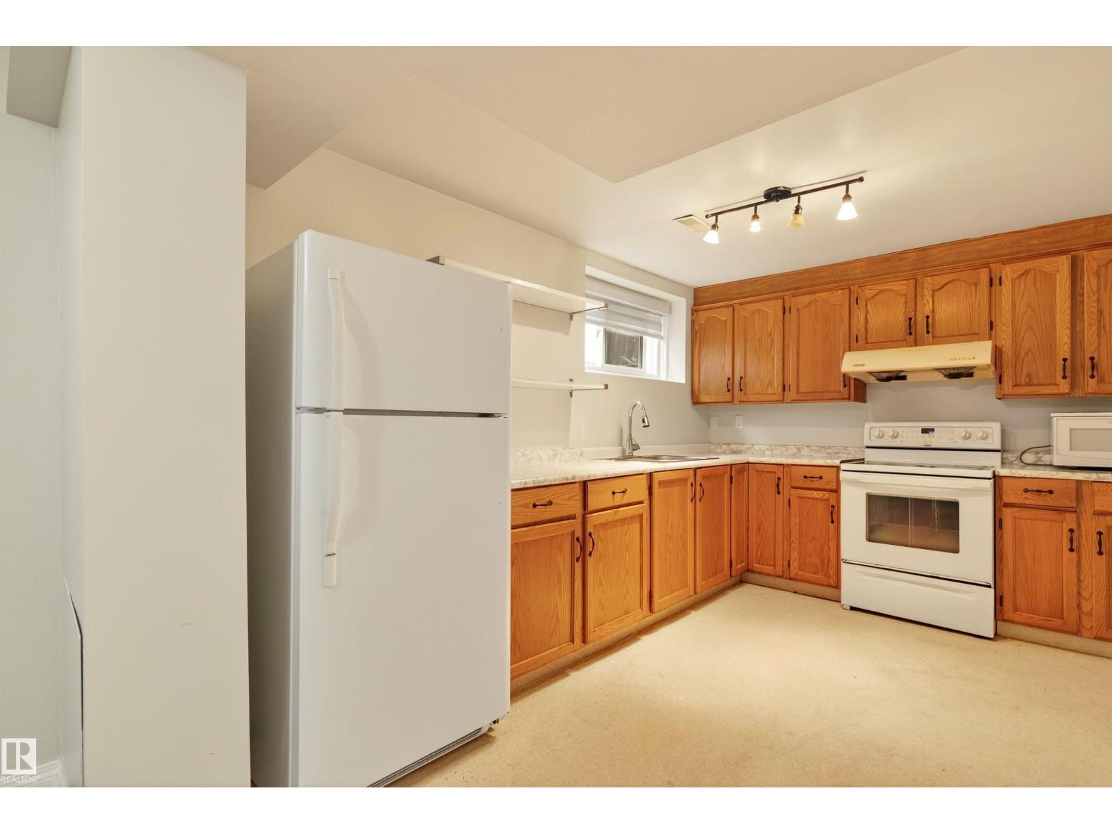 Photo 29 of 4516 27 Av Nw, Edmonton AB