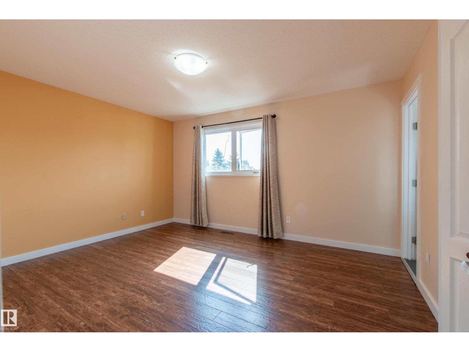 Photo 13 of 18115 76 Av Nw, Edmonton AB