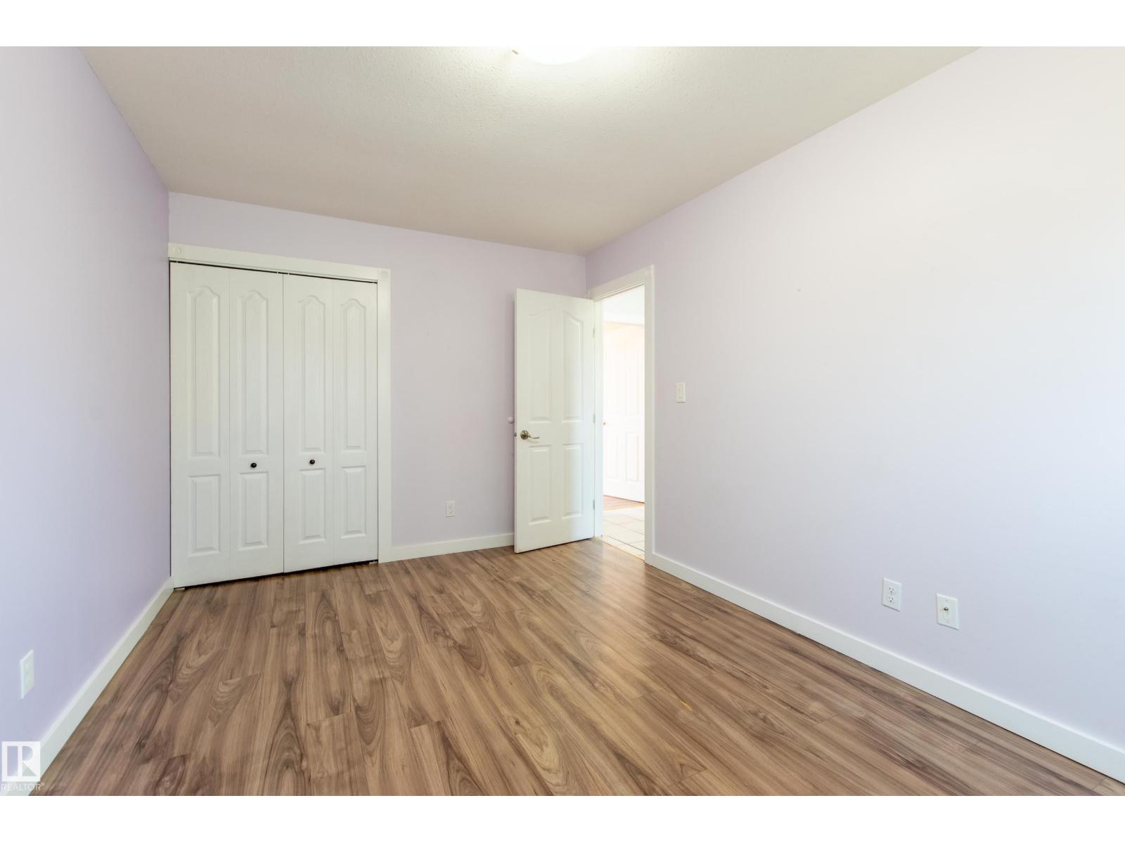 Photo 17 of 18115 76 Av Nw, Edmonton AB
