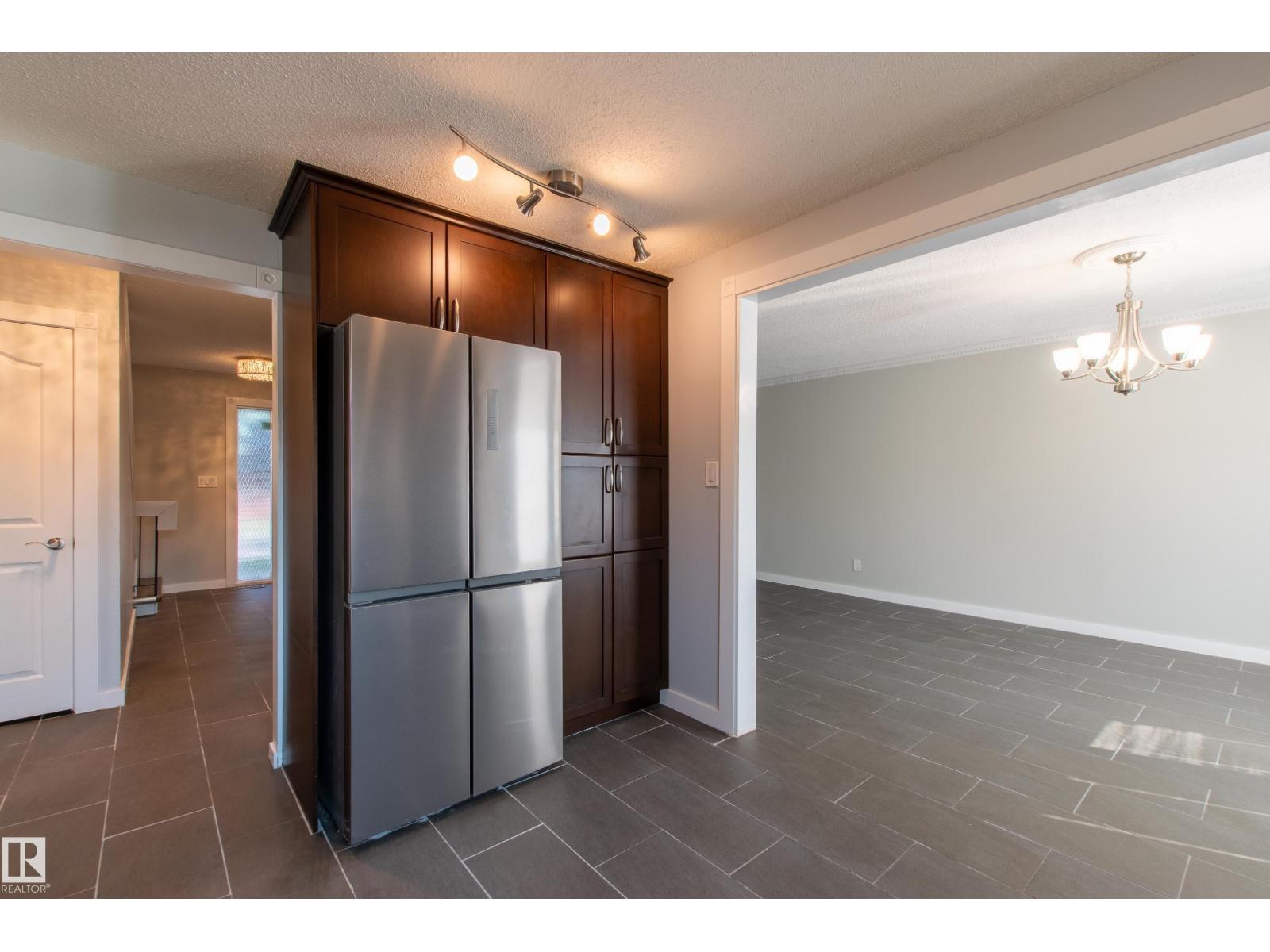 Photo 5 of 18115 76 Av Nw, Edmonton AB