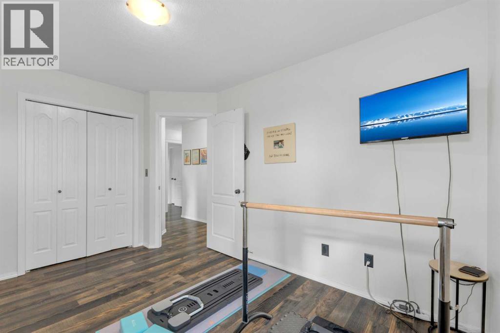 Photo 33 of 58 Jack Crescent, Red Deer AB