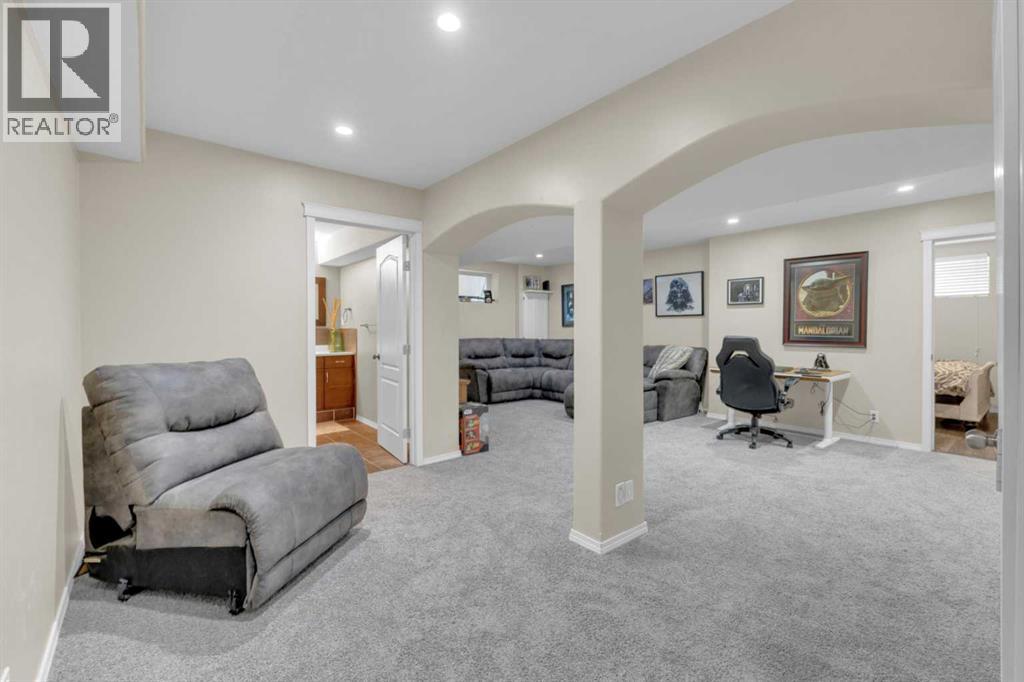 Photo 38 of 58 Jack Crescent, Red Deer AB
