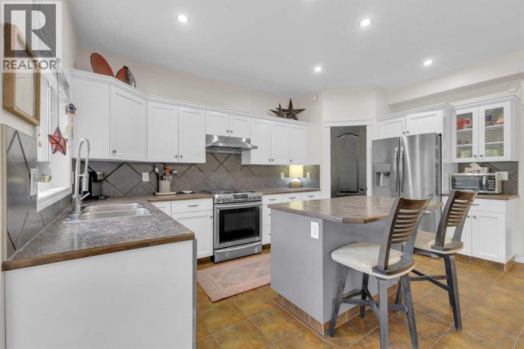 Photo 8 of 58 Jack Crescent, Red Deer AB