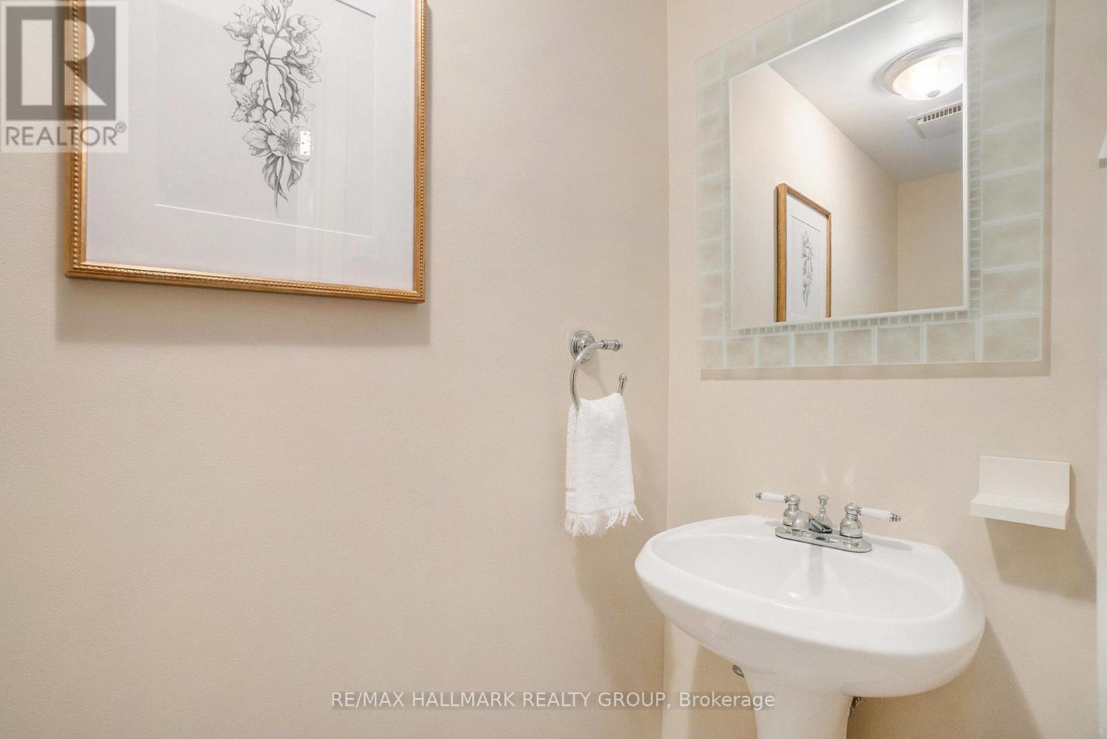 Photo 17 of 1611 Belcourt Boulevard, Ottawa ON