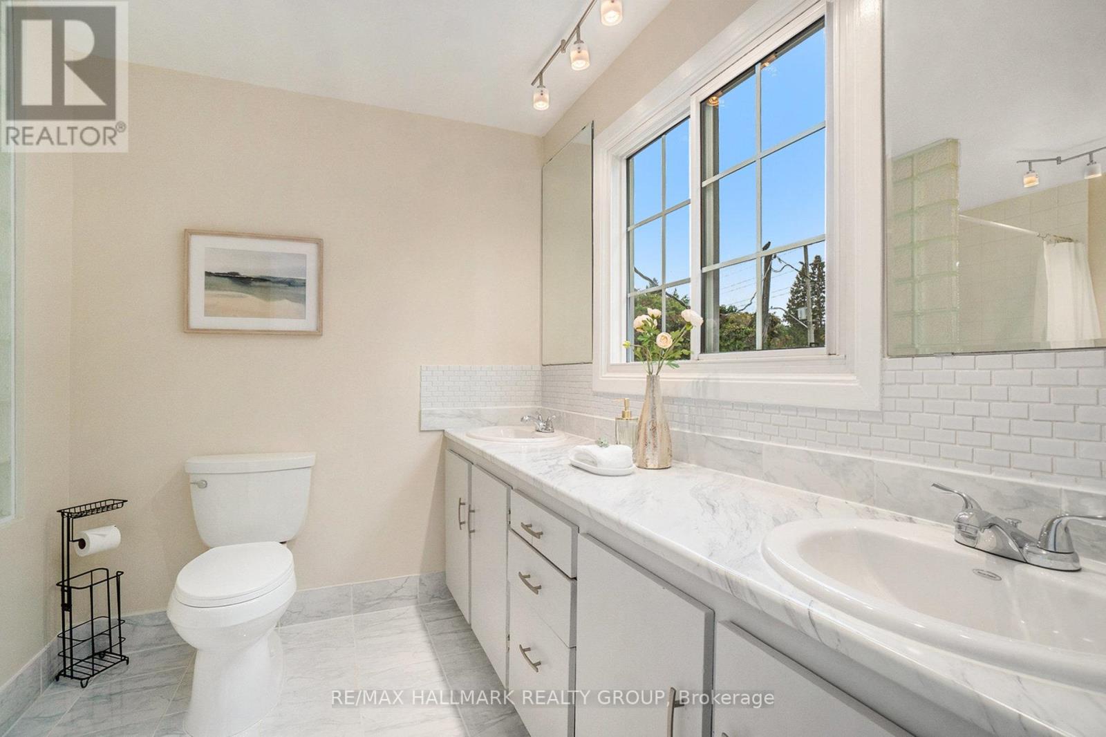 Photo 22 of 1611 Belcourt Boulevard, Ottawa ON