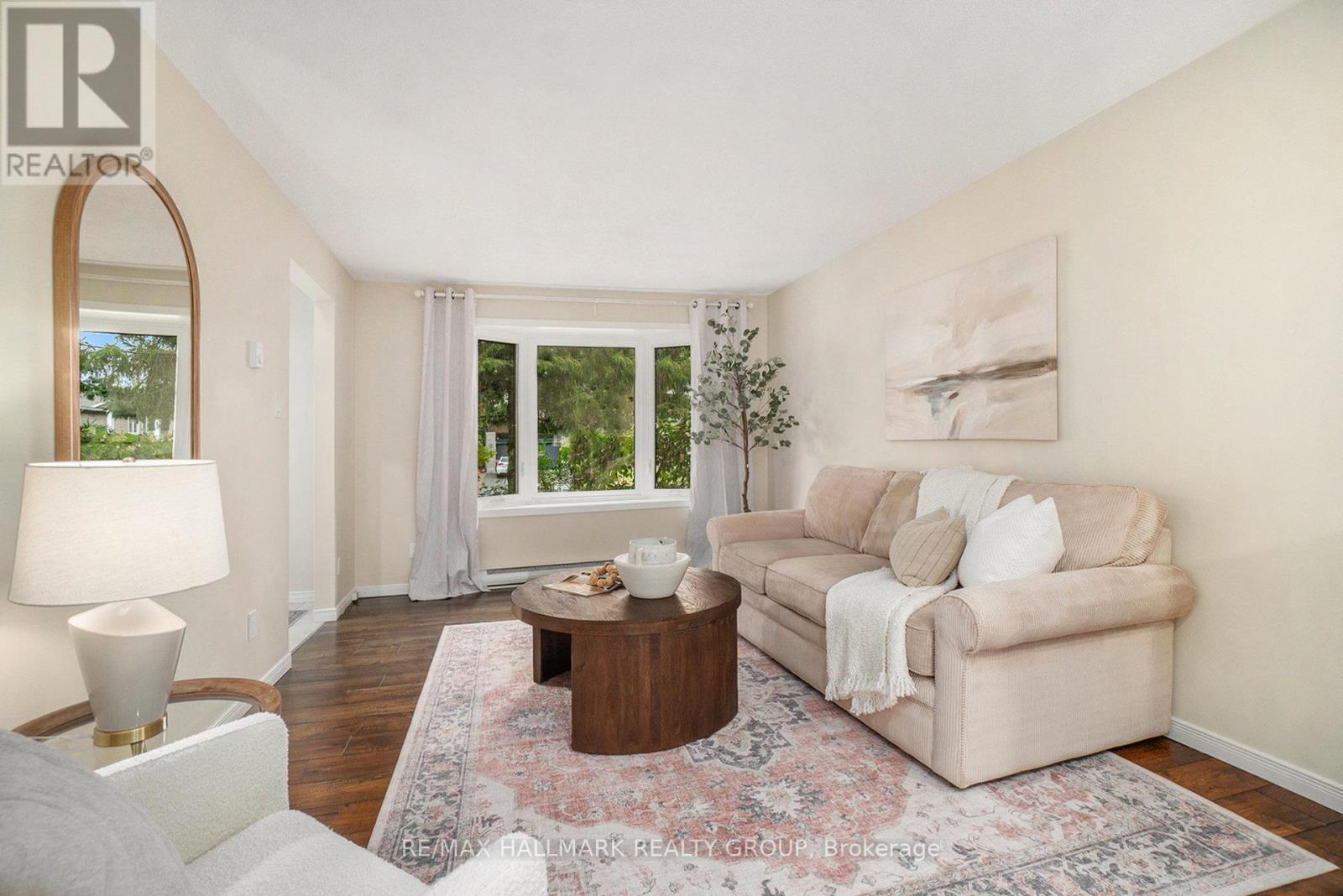 Photo 7 of 1611 Belcourt Boulevard, Ottawa ON