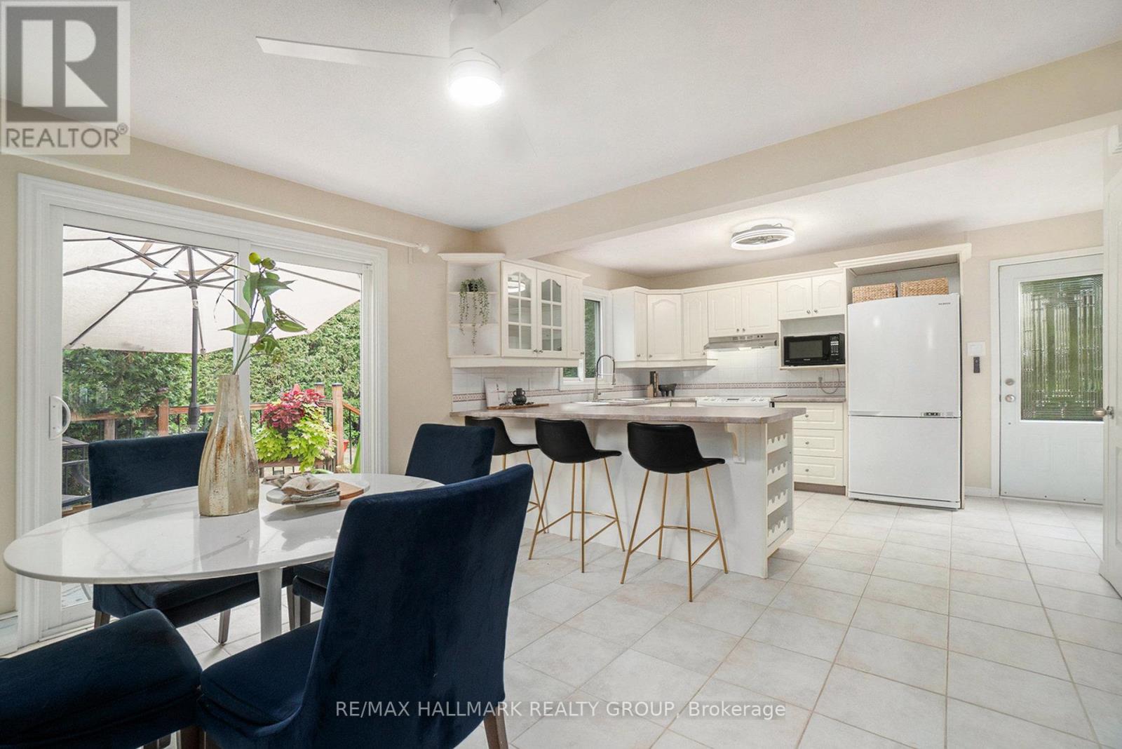 Photo 8 of 1611 Belcourt Boulevard, Ottawa ON