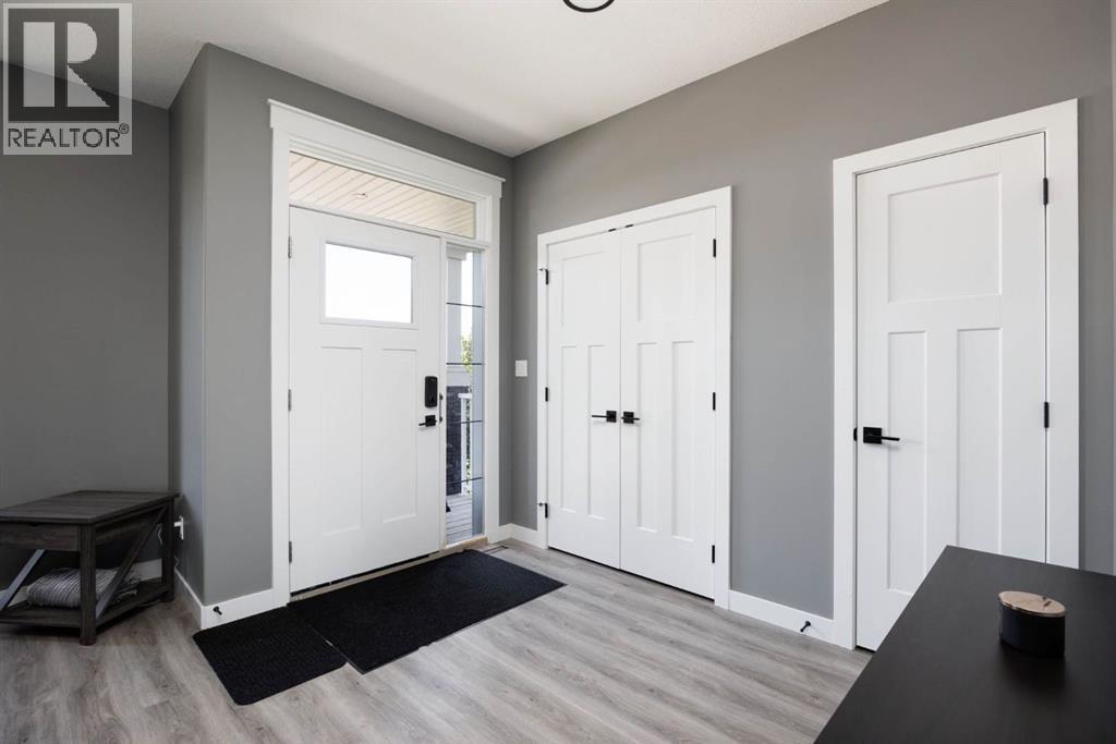 Photo 2 of 736 Athabasca Avenue, Fort Mcmurray AB