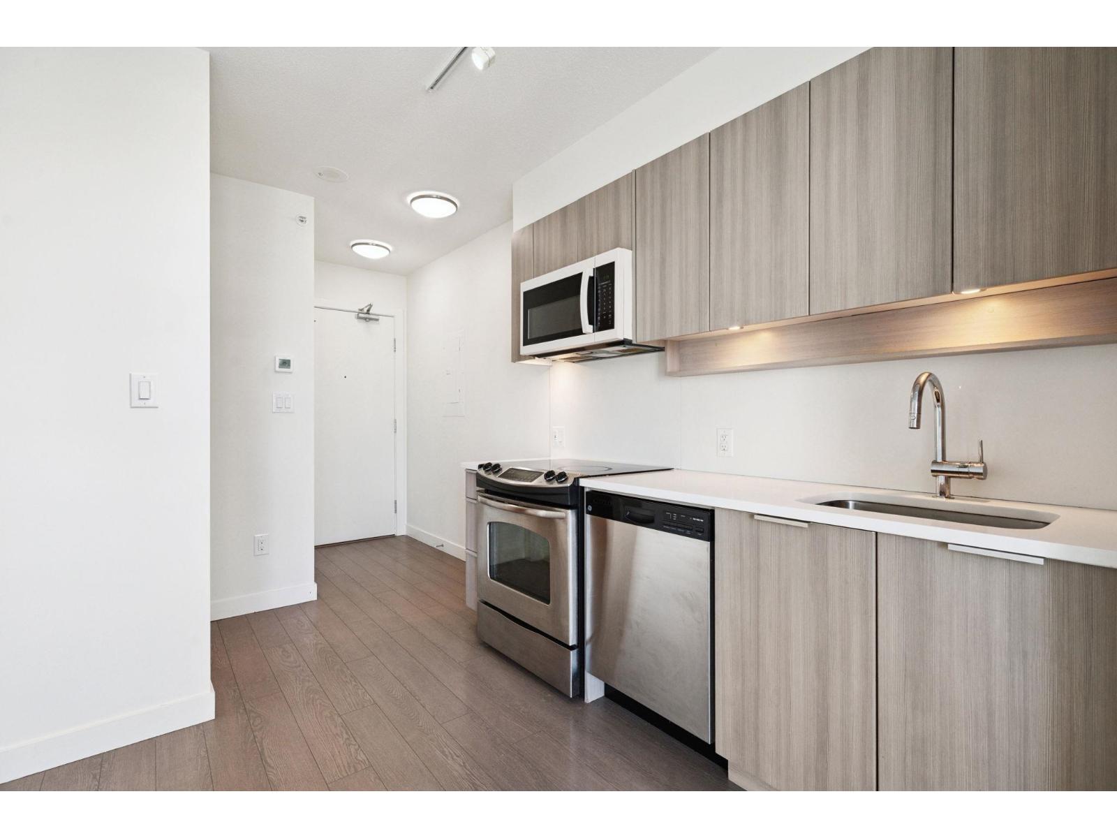 Photo 10 of 1813 13308 Central Avenue, Surrey BC