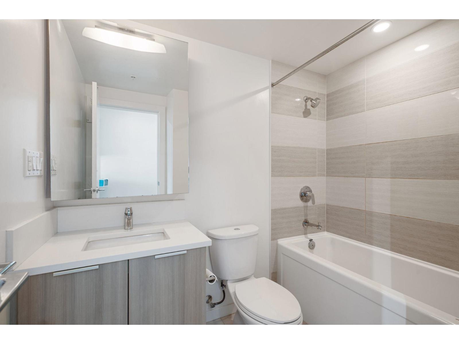 Photo 12 of 1813 13308 Central Avenue, Surrey BC