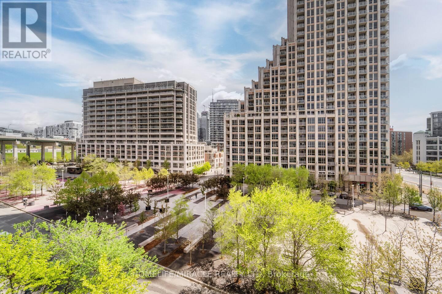 Photo 16 of 502 215 Fort York Boulevard, Toronto ON