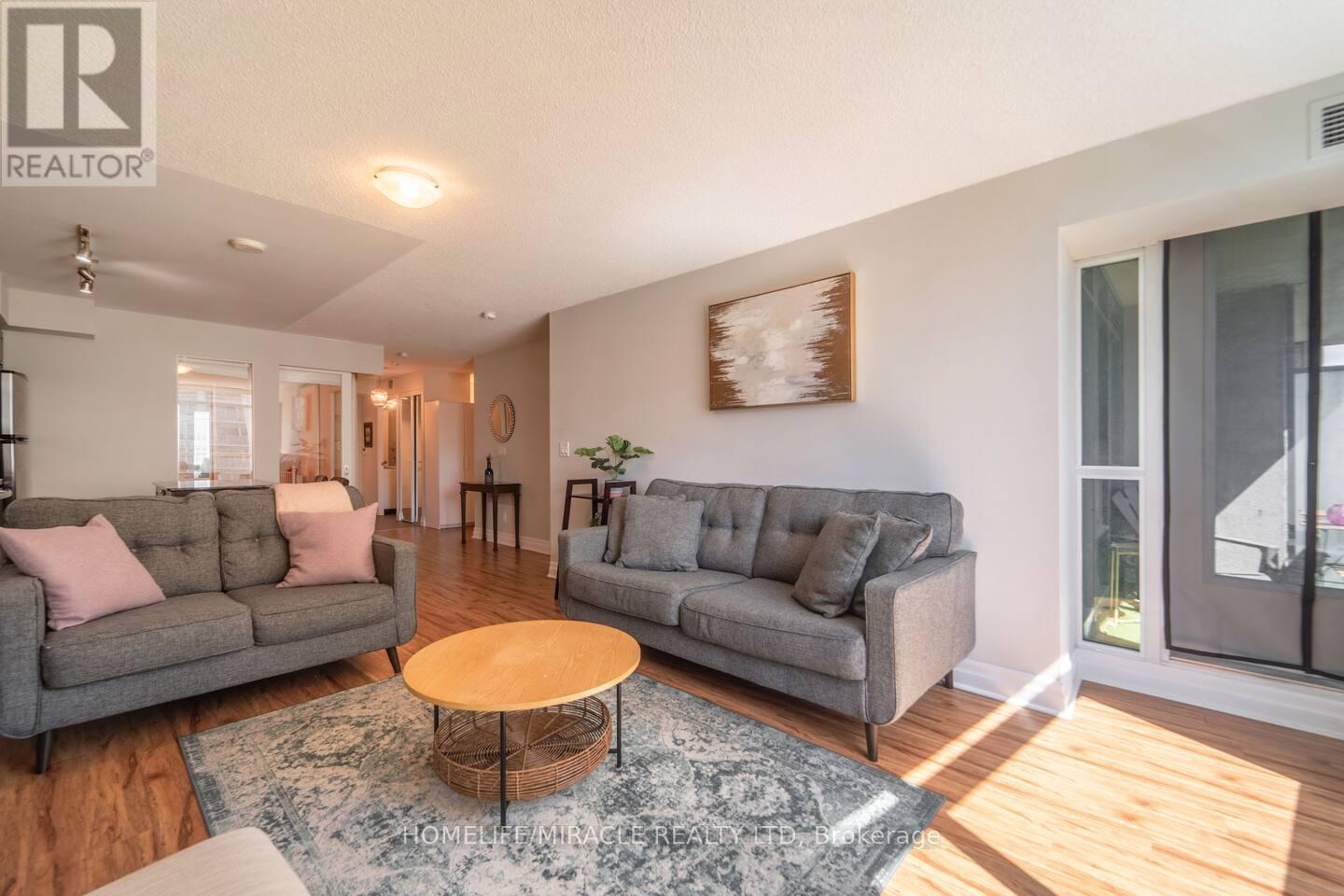 Photo 8 of 502 215 Fort York Boulevard, Toronto ON