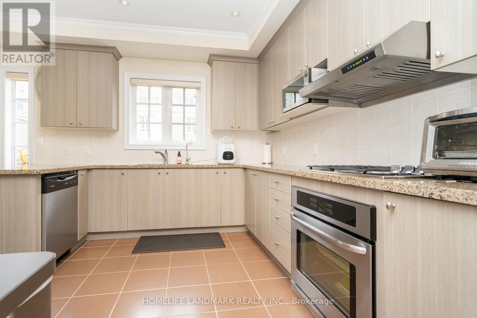 Photo 13 of 9 Mackenzies Stand Avenue, Markham ON