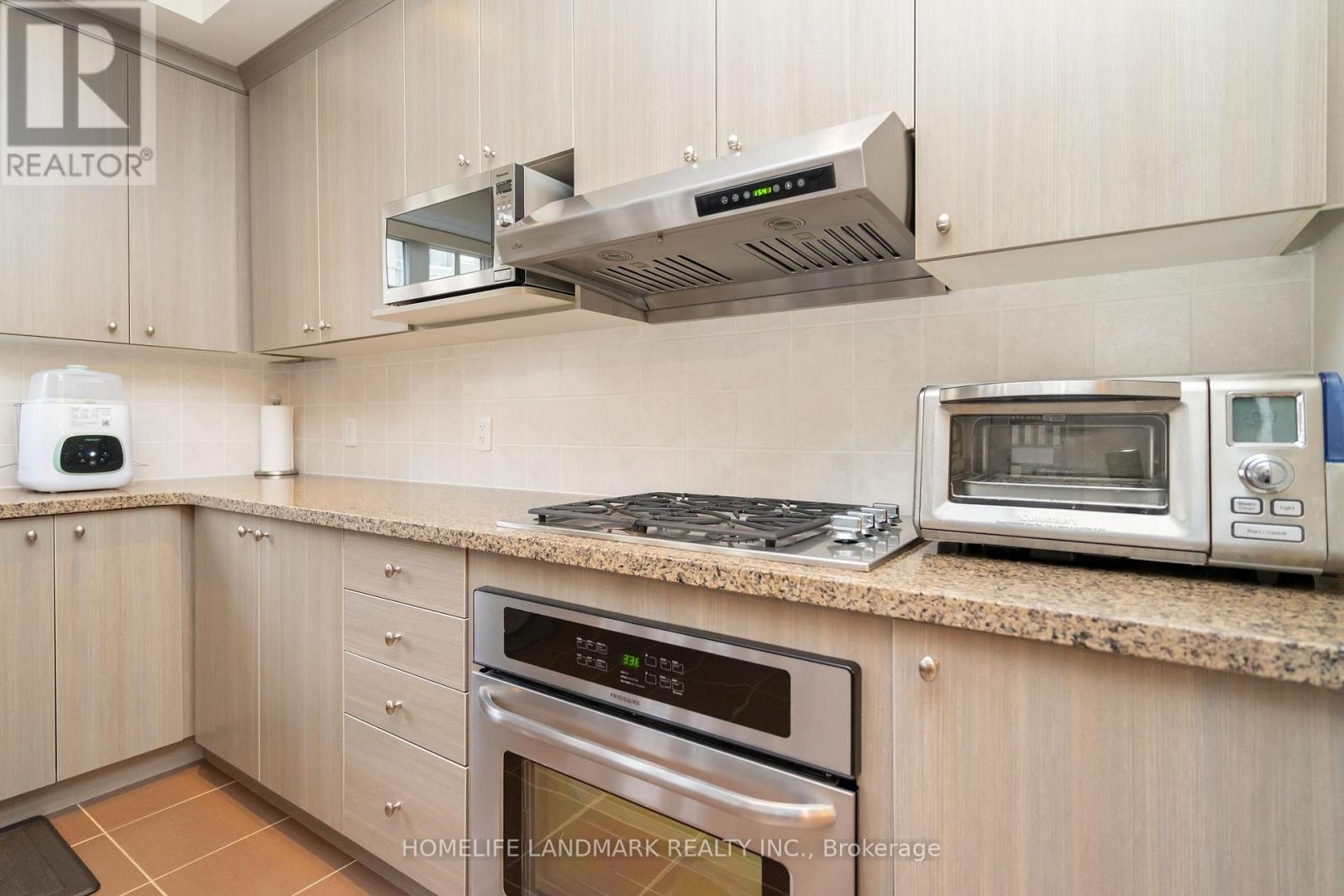 Photo 14 of 9 Mackenzies Stand Avenue, Markham ON