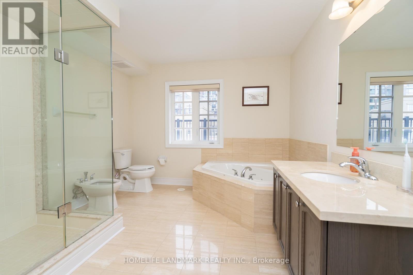 Photo 35 of 9 Mackenzies Stand Avenue, Markham ON