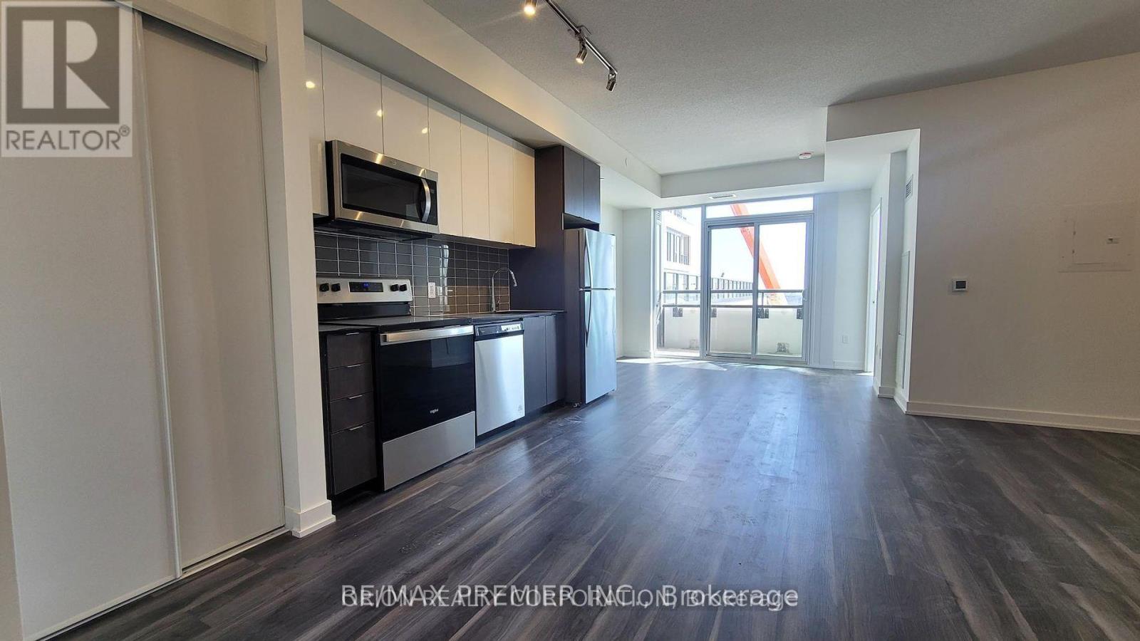Photo 10 of 310 859 The Queensway, Toronto ON