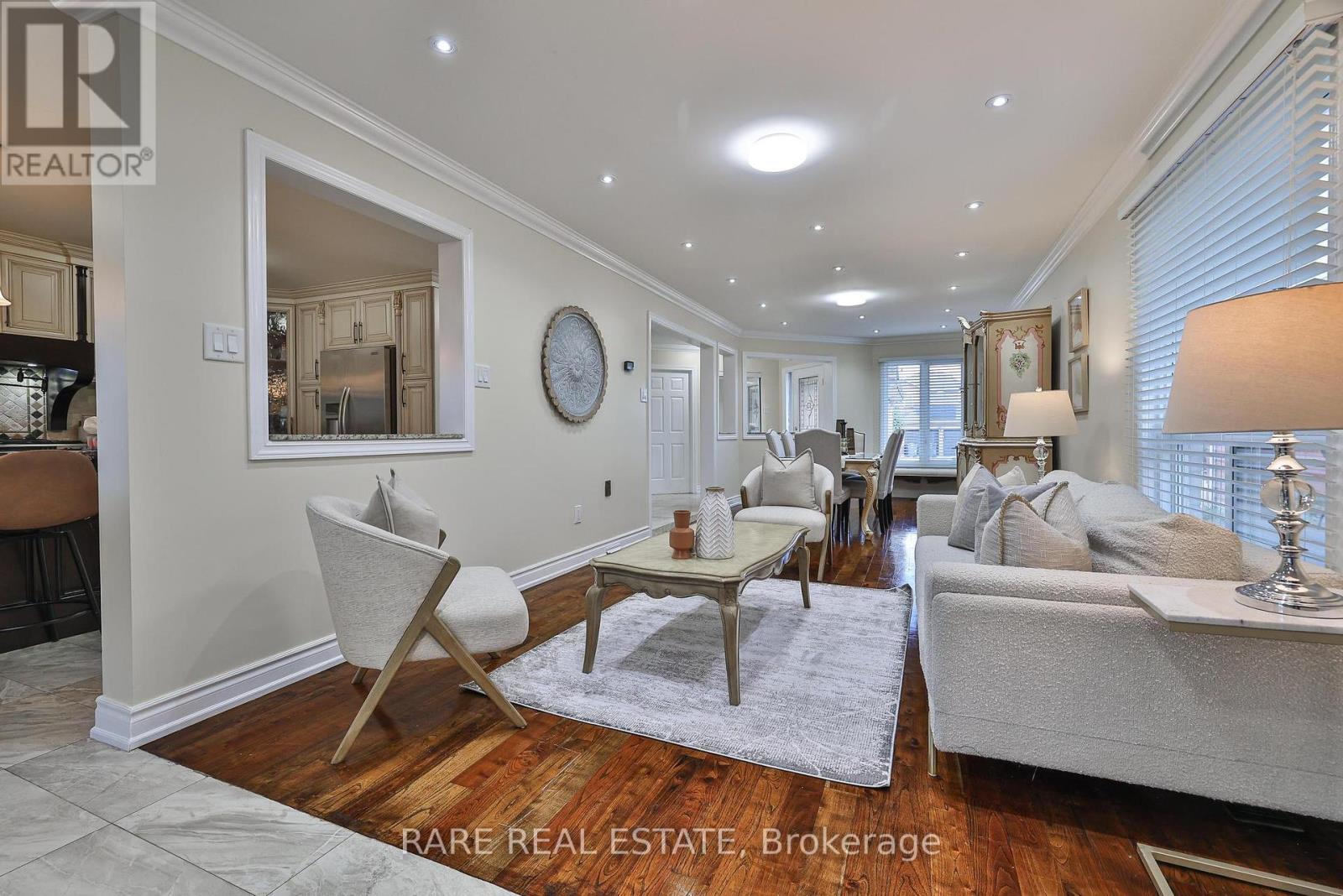 Photo 10 of 3576 Cherrington Crescent, Mississauga ON