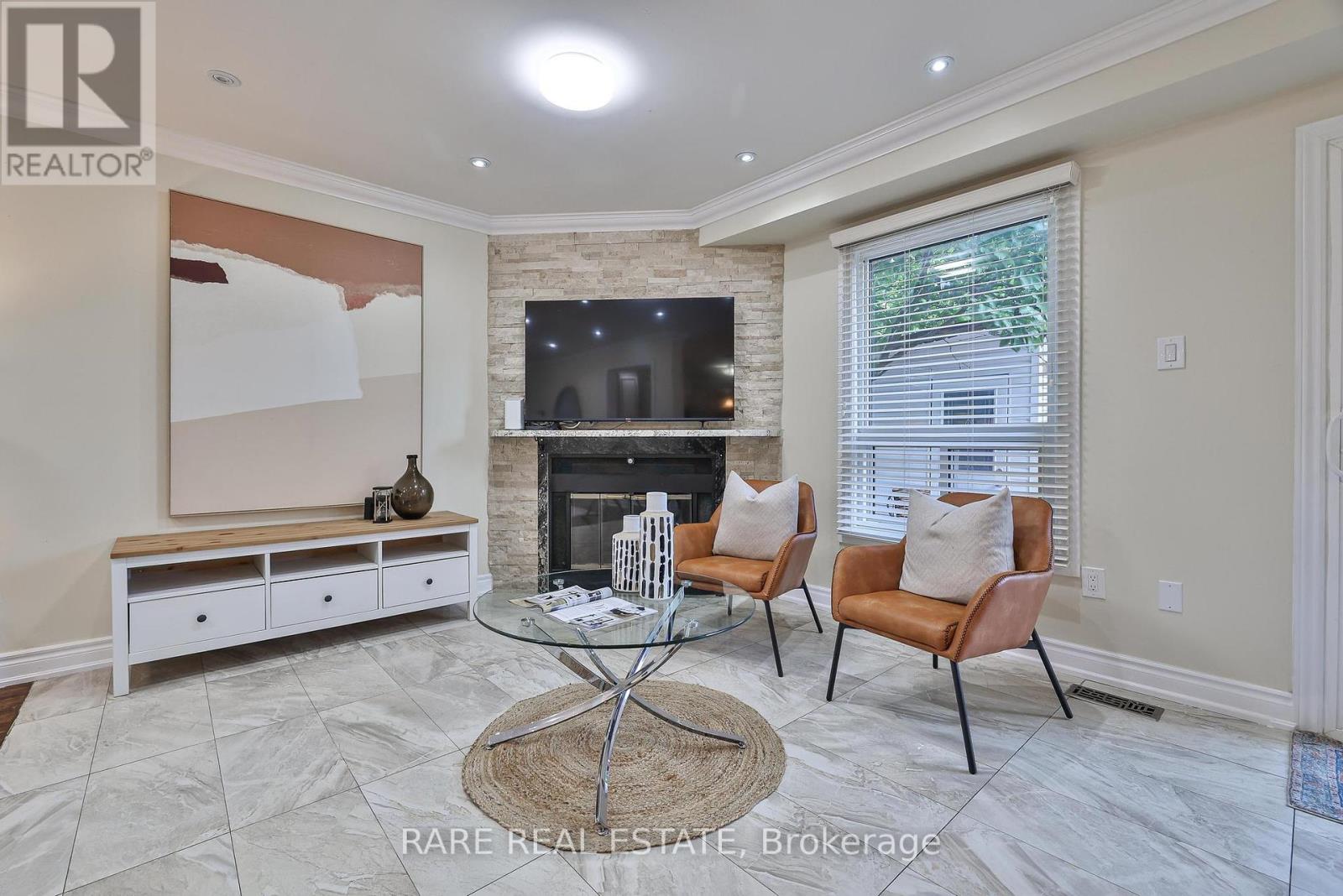 Photo 13 of 3576 Cherrington Crescent, Mississauga ON