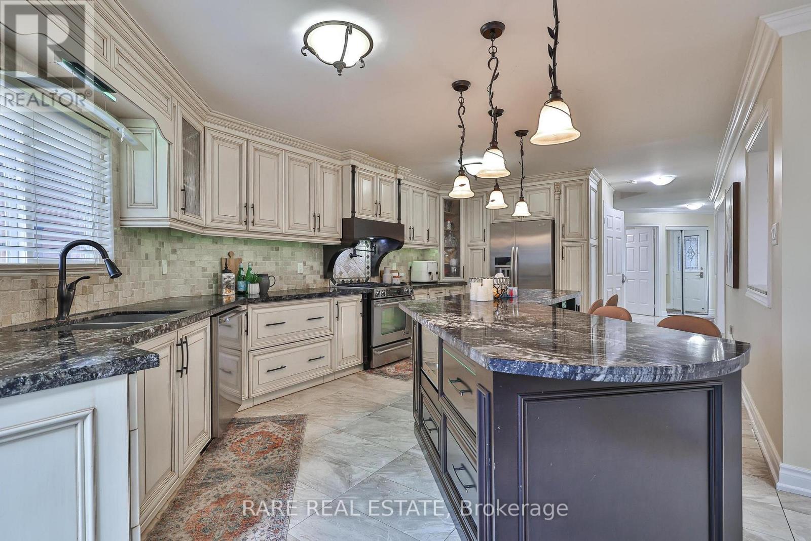 Photo 20 of 3576 Cherrington Crescent, Mississauga ON