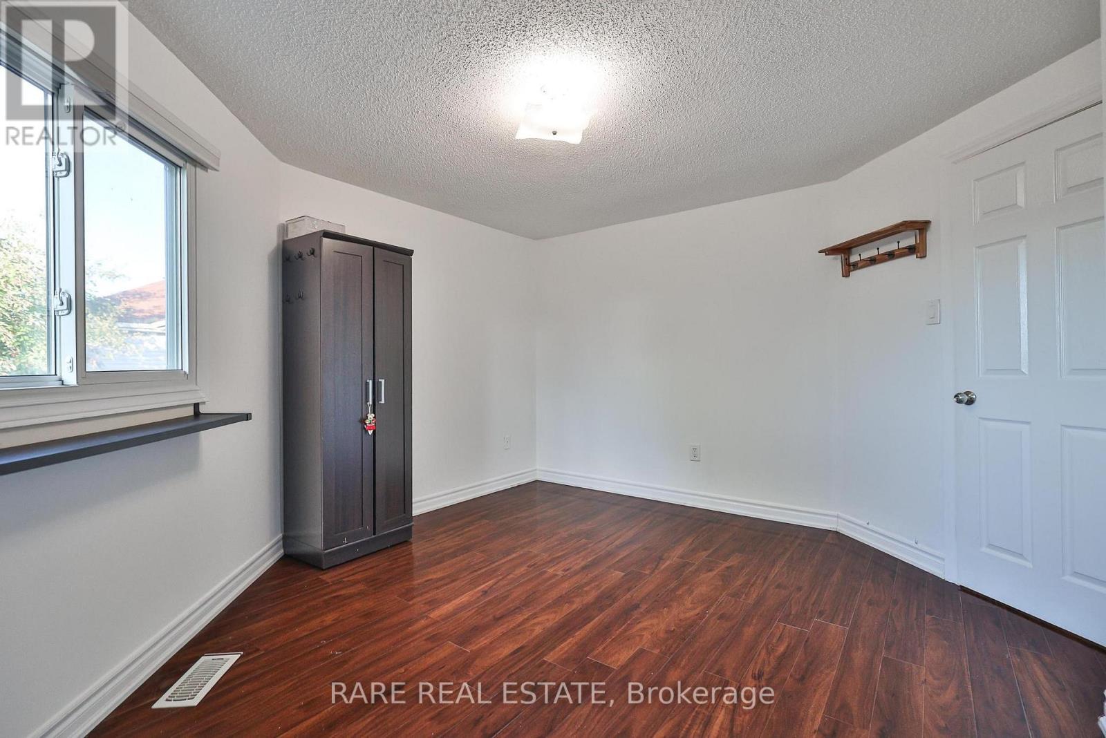 Photo 29 of 3576 Cherrington Crescent, Mississauga ON
