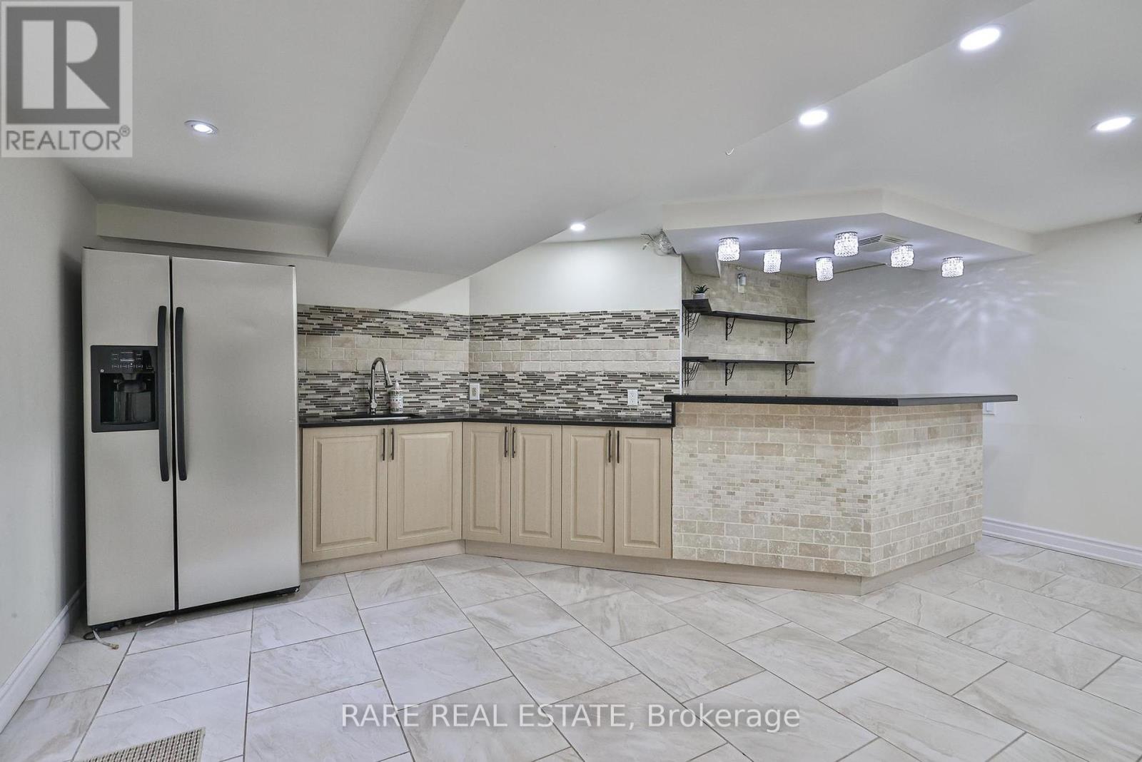 Photo 35 of 3576 Cherrington Crescent, Mississauga ON