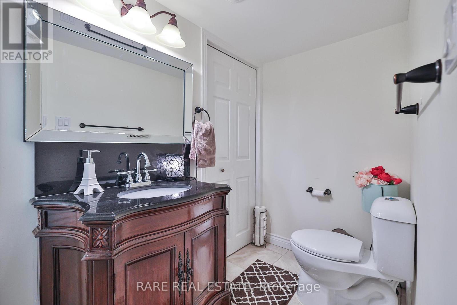 Photo 43 of 3576 Cherrington Crescent, Mississauga ON