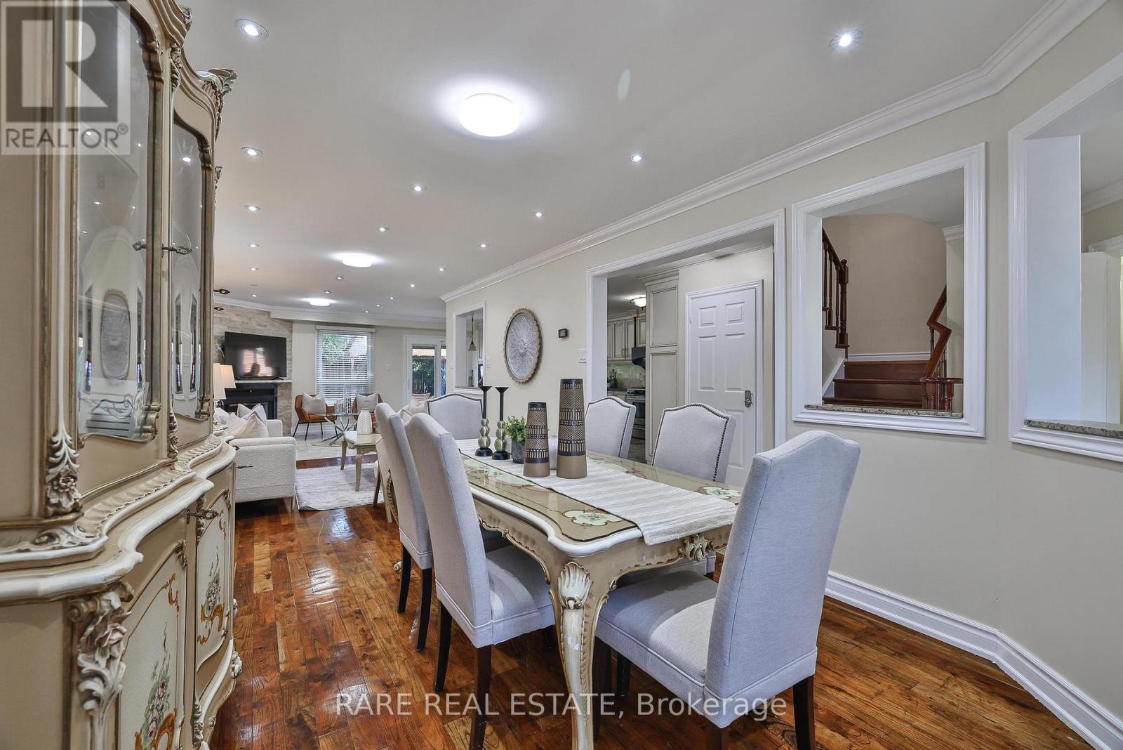 Photo 6 of 3576 Cherrington Crescent, Mississauga ON