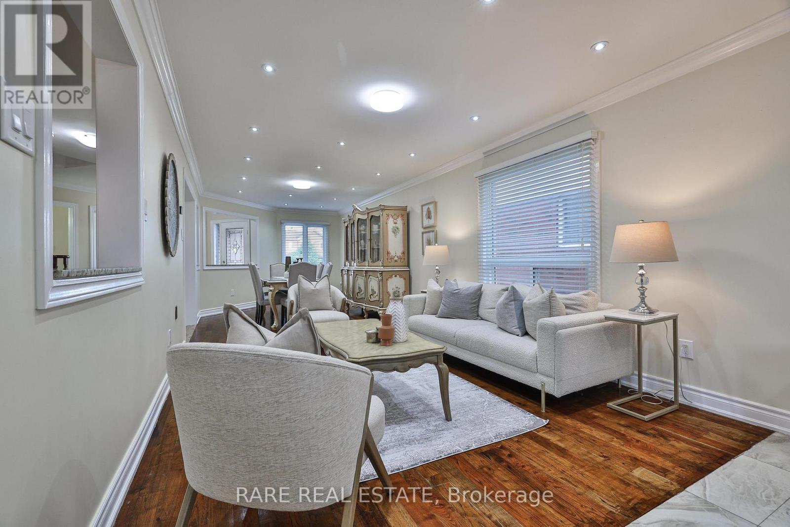 Photo 9 of 3576 Cherrington Crescent, Mississauga ON