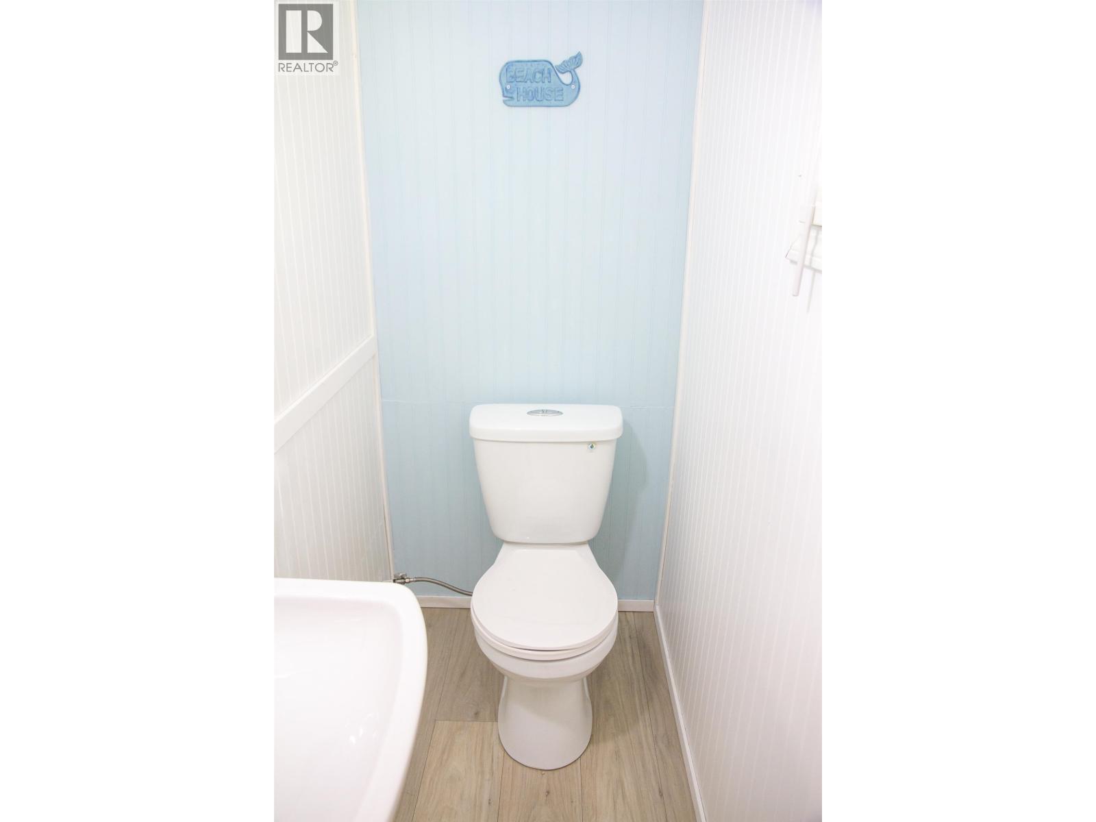 4781 LAUREL AVENUE, Sechelt