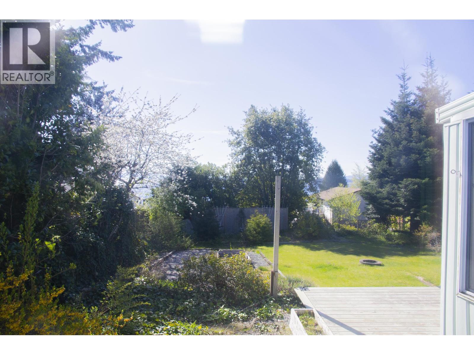 4781 LAUREL AVENUE, Sechelt