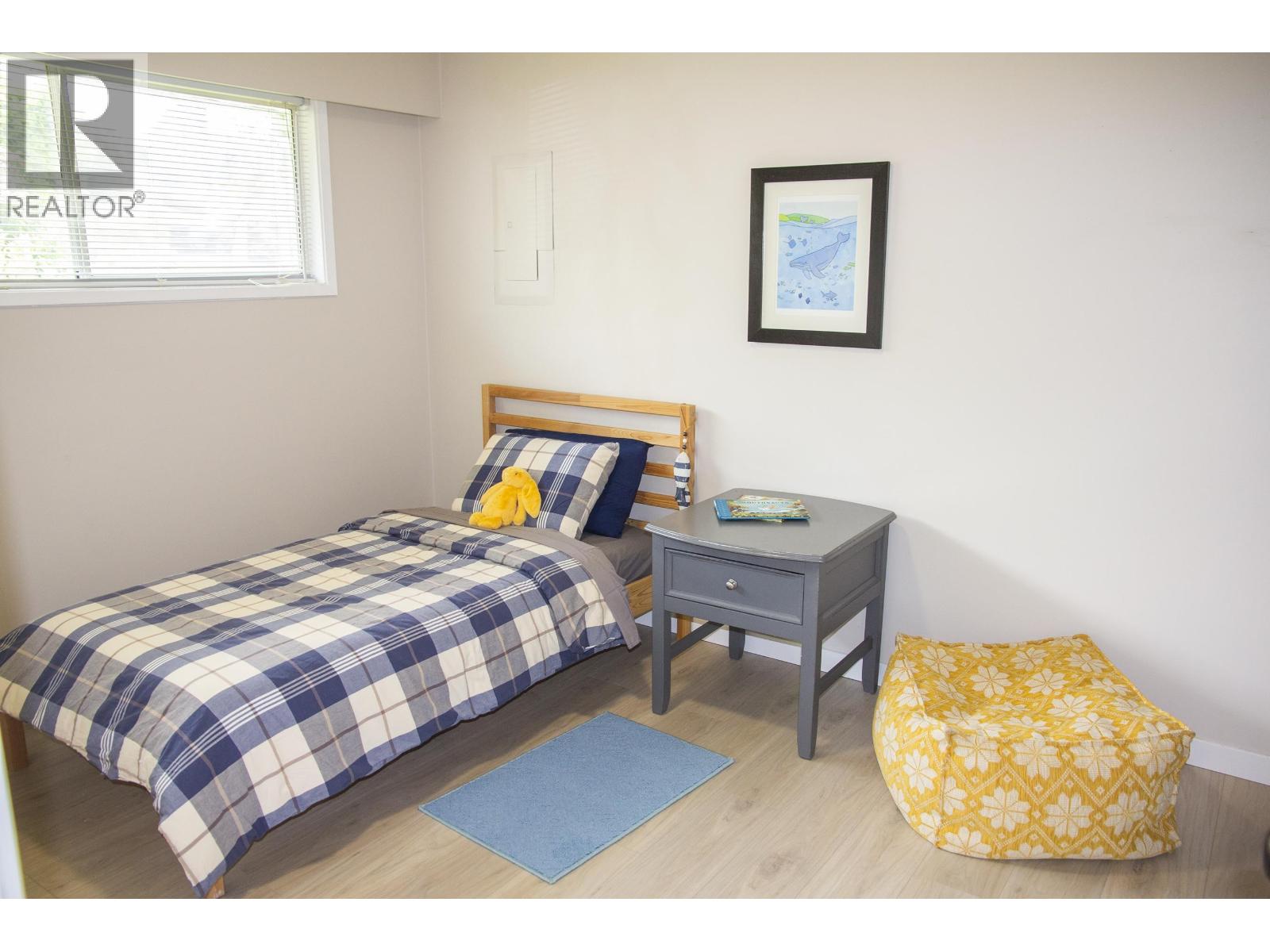 4781 LAUREL AVENUE, Sechelt