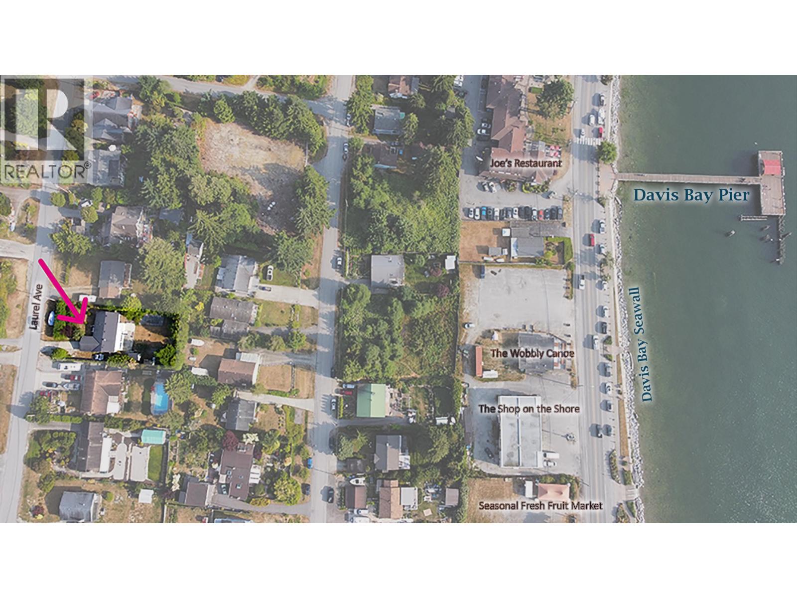 4781 LAUREL AVENUE, Sechelt