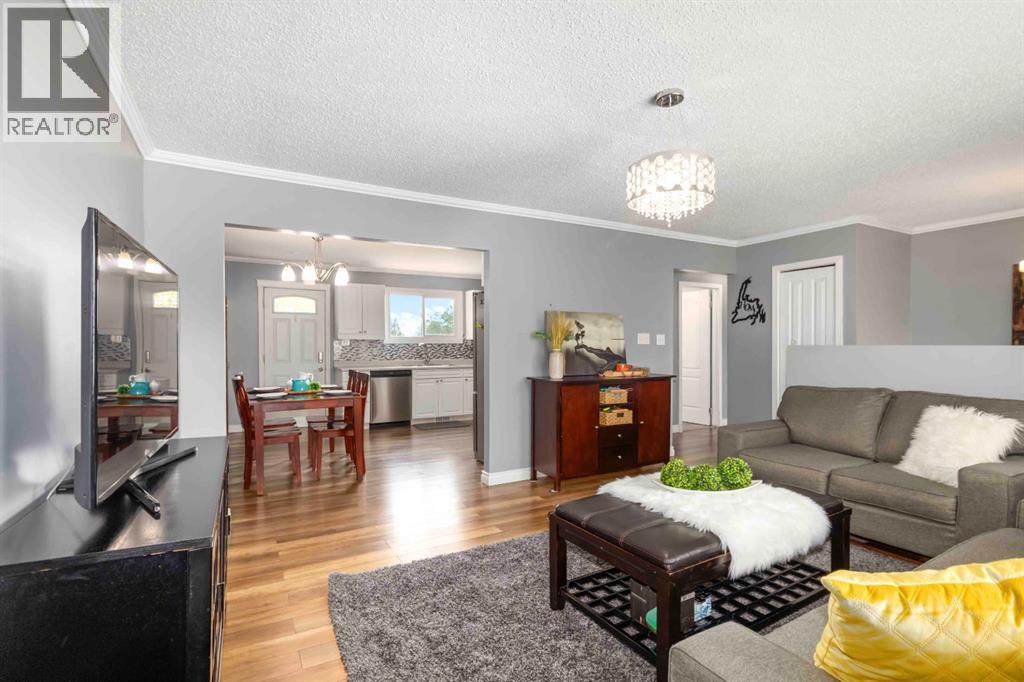 Photo 13 of 150 Hilltop Crescent, Fort Mcmurray AB