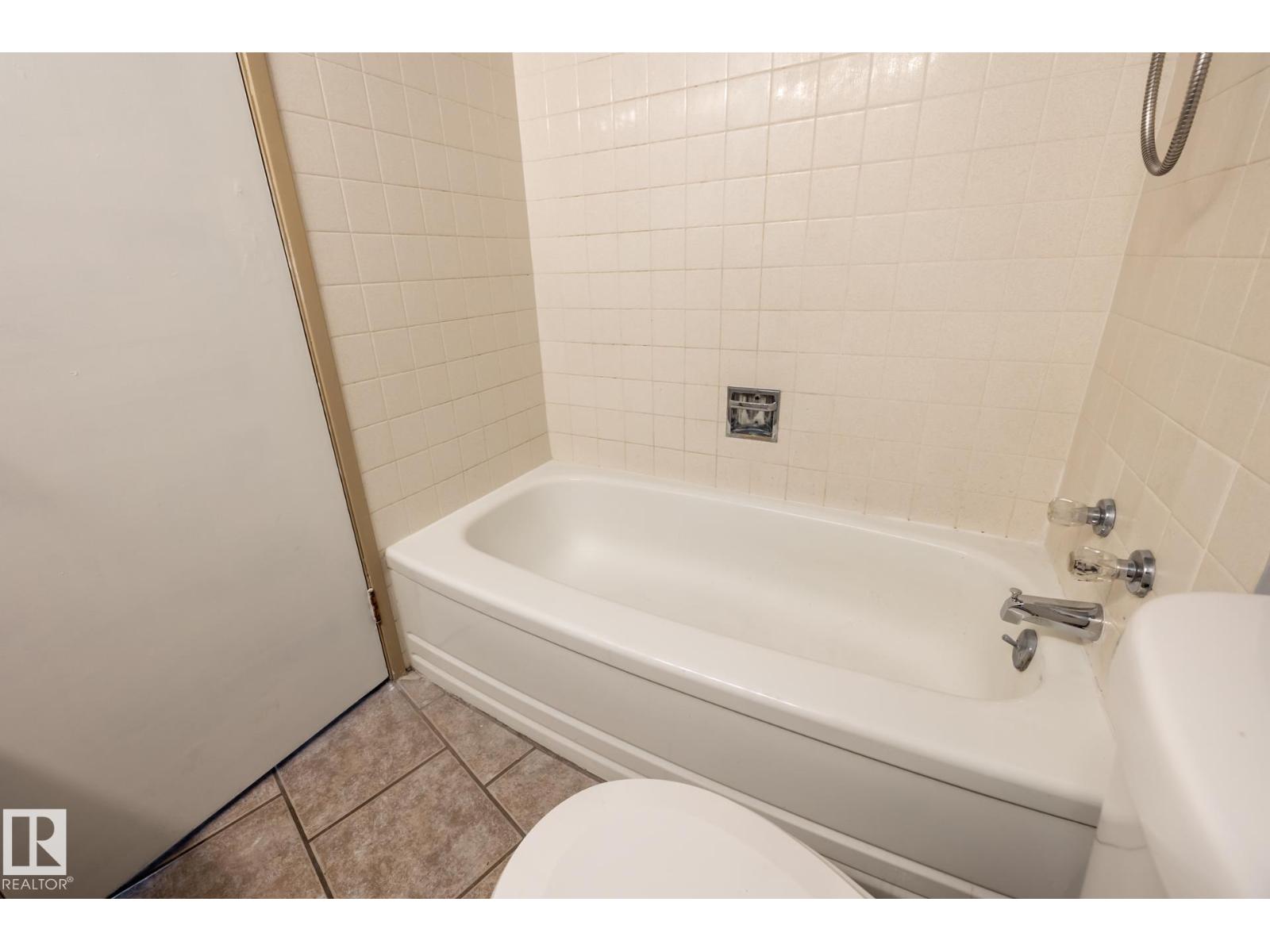 Photo 22 of 911 10883 Saskatchewan Dr Nw, Edmonton AB