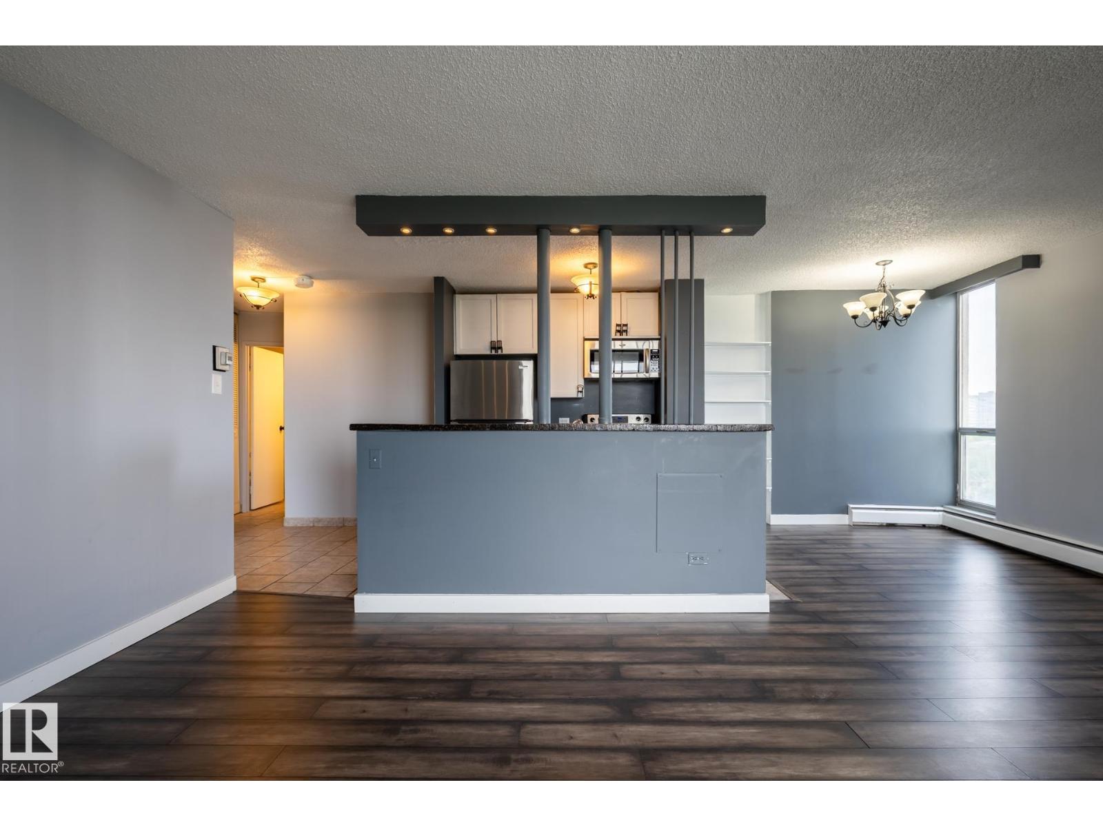 Photo 6 of 911 10883 Saskatchewan Dr Nw, Edmonton AB