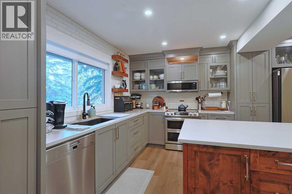Photo 12 of 42 27 Silver Springs Drive Nw, Calgary AB