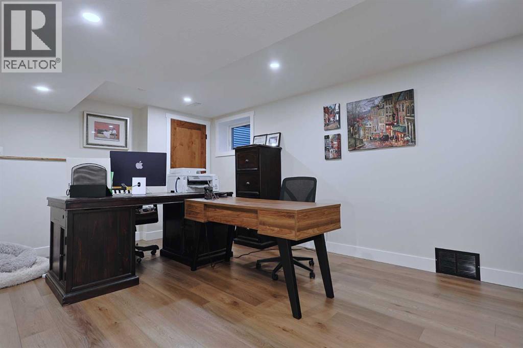 Photo 31 of 42 27 Silver Springs Drive Nw, Calgary AB