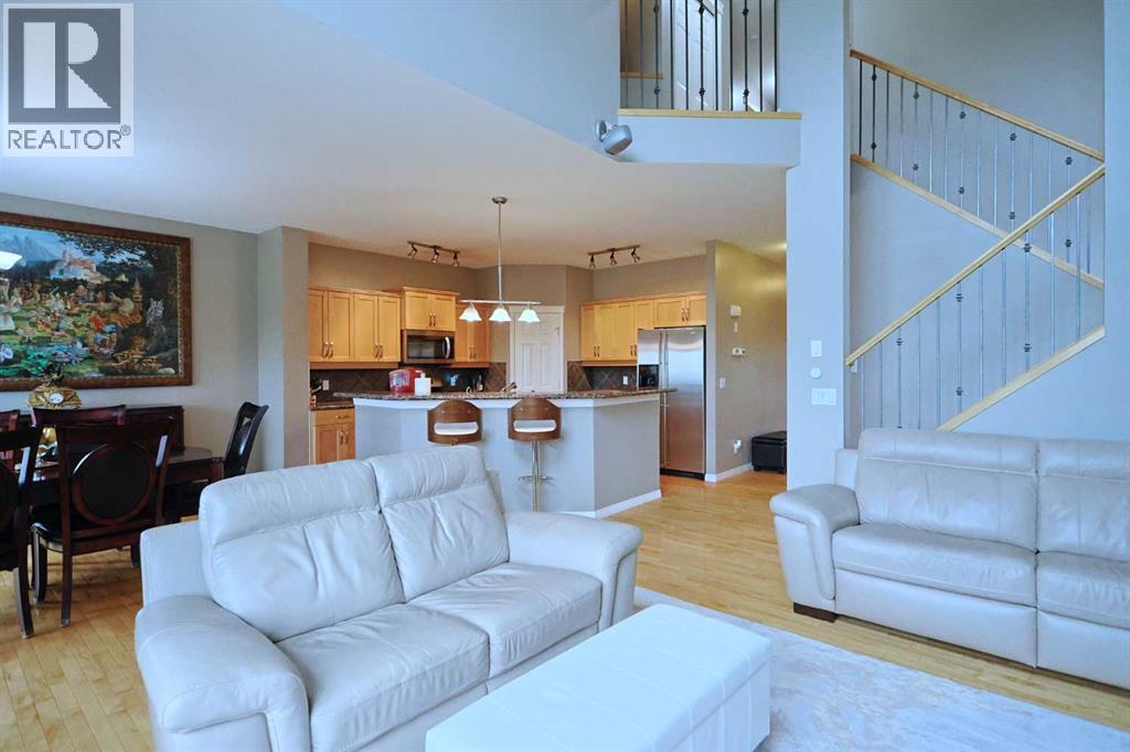 Photo 11 of 242 Royal Birkdale Crescent Nw, Calgary AB